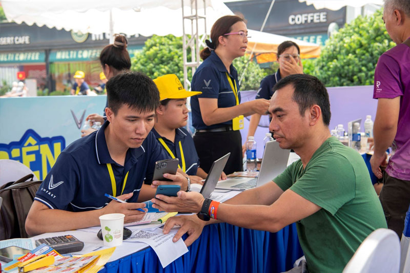 Doi-xe-may-xang-sang-xe-dien-ha-noi-powersteam-1