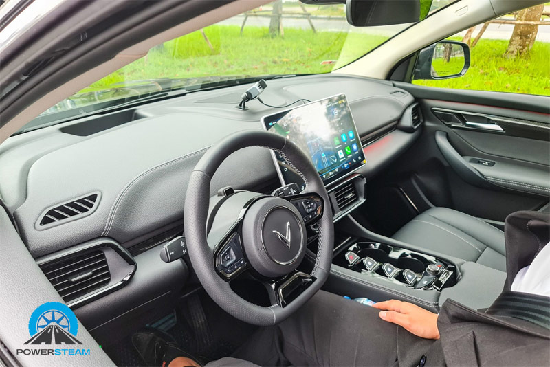 khoang-lai-taxi-dien-vinfast-powersteam