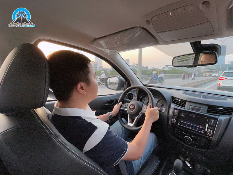 luu-y-khi-dieu-khien-xe-co-gioi-powersteam