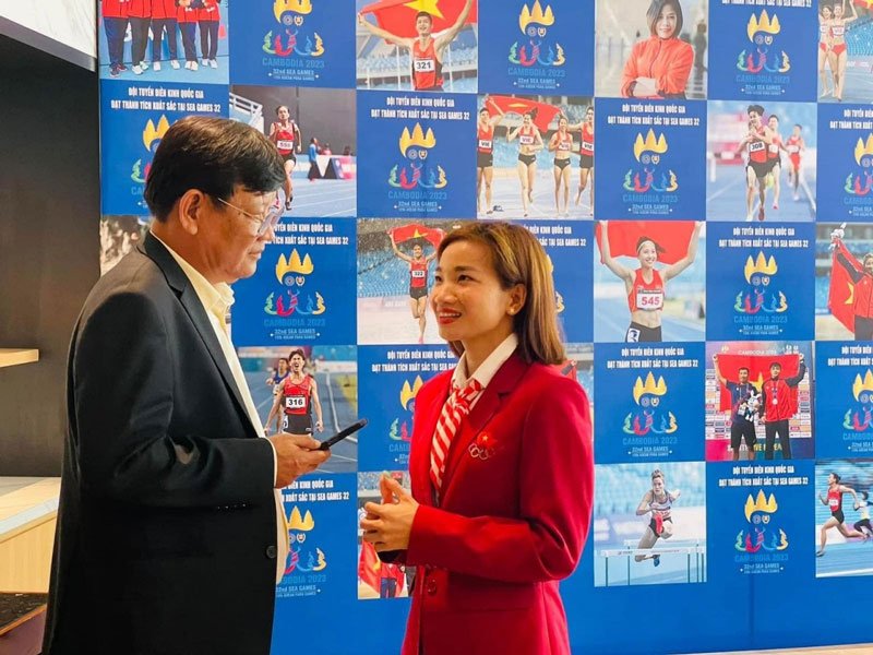 ong-nguyen-mot-va-nguyen-thi-oanh-powersteam