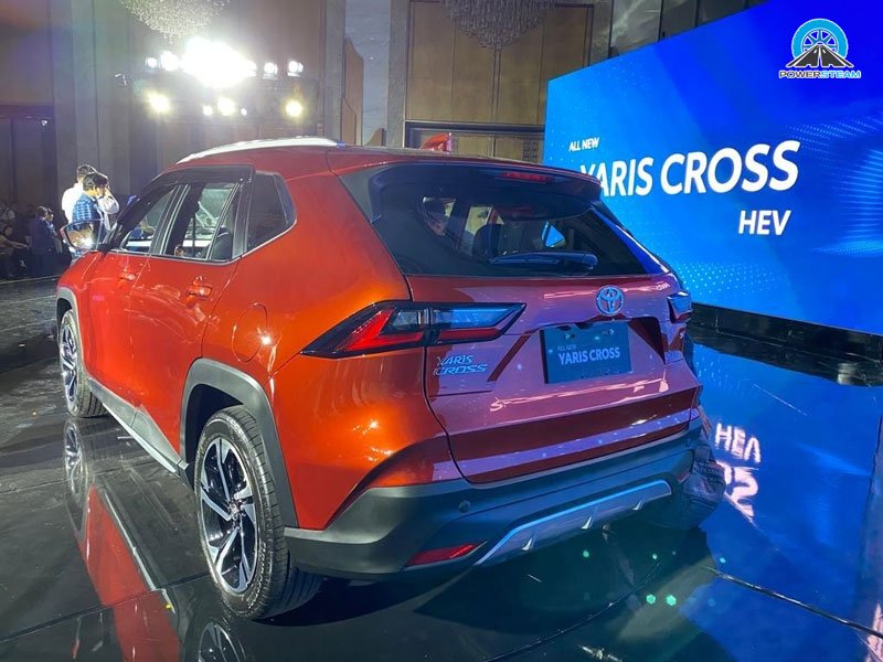 duoi-xe-suv-toyota-yaris-cross-powersteam