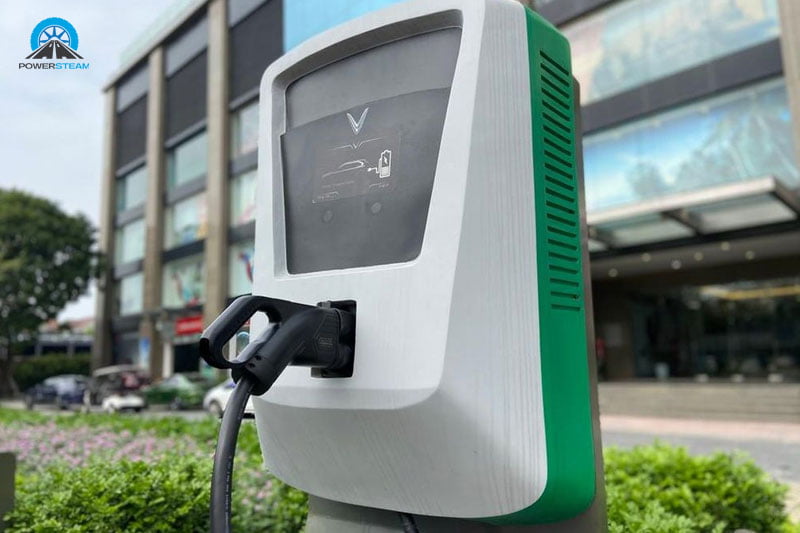 tru-sac-pin-o-to-dien-vinfast-powersteam