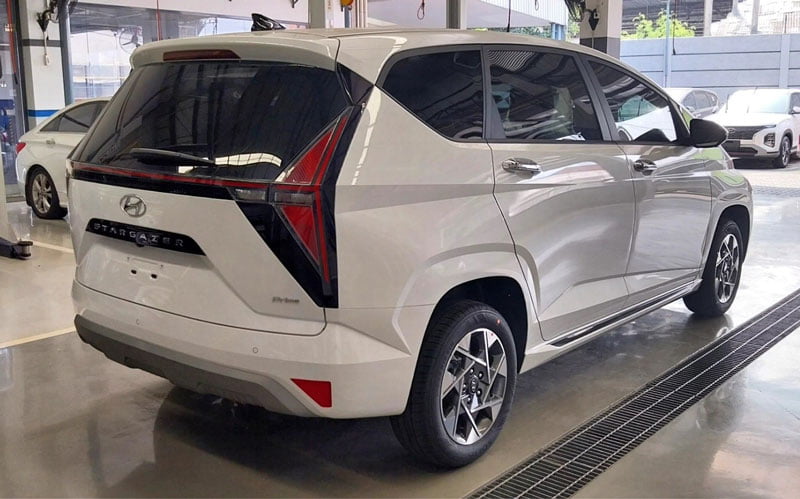 duoi-xe-can-canh-hyundai-stargazer-2023-powersteam