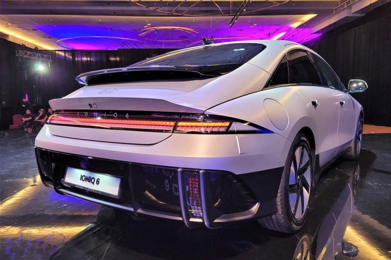 duoi-xe-sedan-hyundai-ioniq-6-powersteam