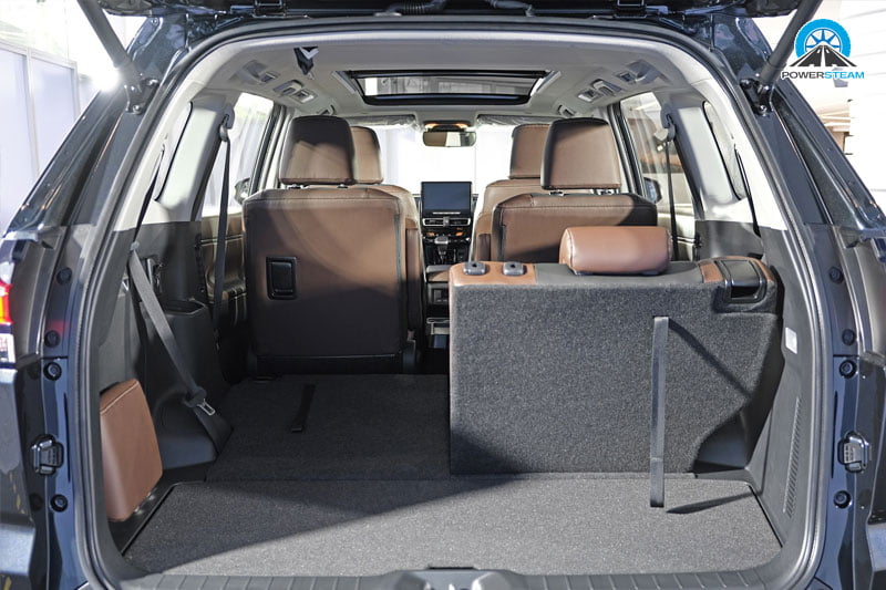 khoang-cop-mpv-toyota-innova-zenix-2023-powersteam