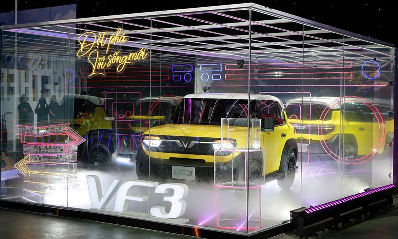 mini-car-vinfast-vf3-trong-long-kinh-powersteam