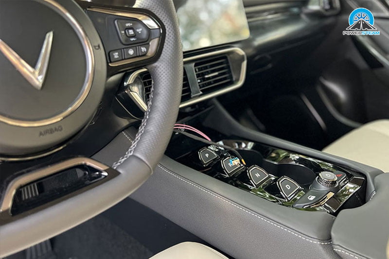 nut-chuyen-so-vinfast-vf8-mui-tran-powersteam