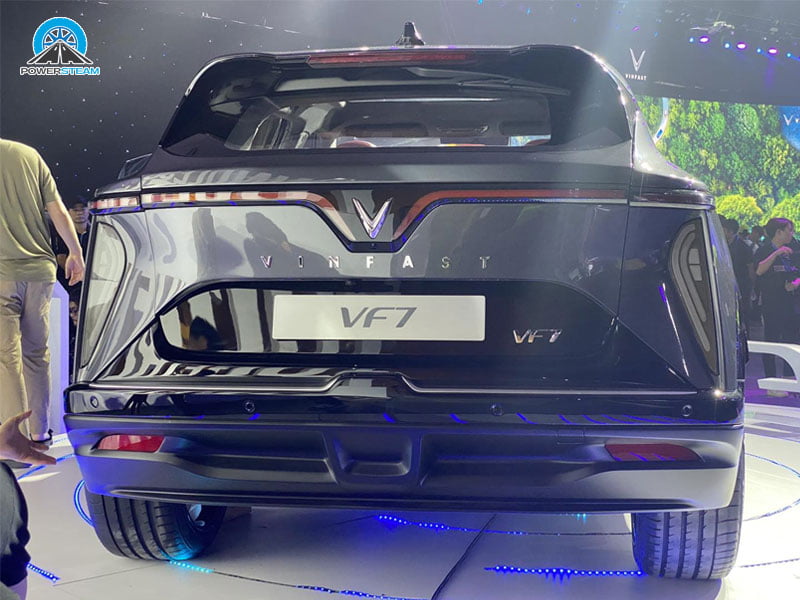 phan-duoi-xe-suv-dien-vinfast-vf7-powersteam