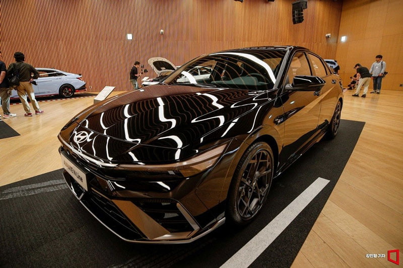 ra-mat-hyundai-elantra-n-line-2023-powersteam