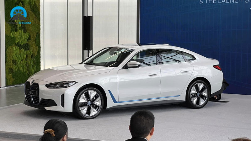 than-xe-bmw-ix3-va-bmw-i4-chinh-thuc-ra-mat-powersteam
