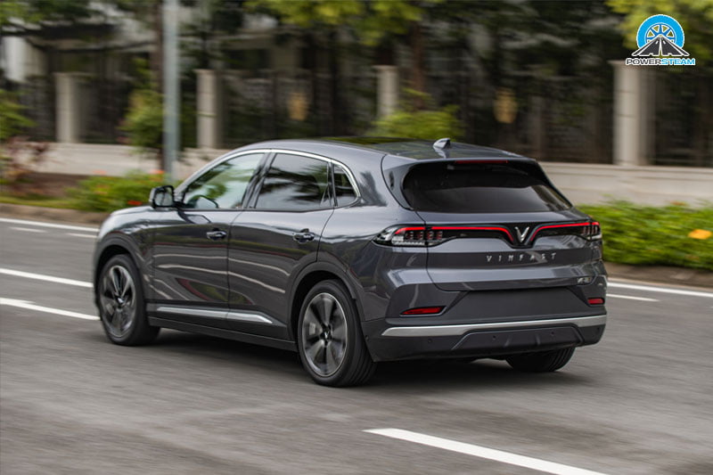 van-hanh-suv-d-vinfast-vf8-2023-powersteam
