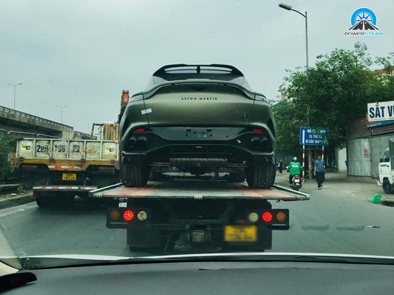 aston-martin-dbx-707-tren-xe-van-chuyen-powersteam