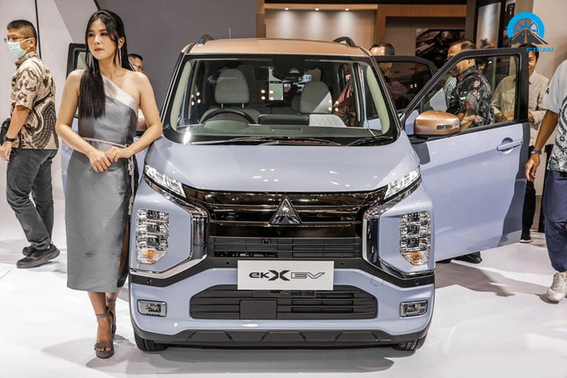 dau-xe-xe-dien-mitsubishi-ek-x-ev-ra-mat-powersteam