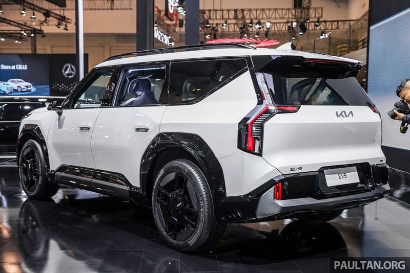 hong-xe-kia-ev9-gt-line-2024-ra-mat-dna-powersteam