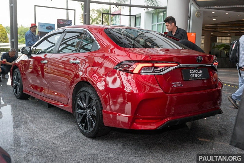 hong-xe-toyota-corolla-altis-2023-ra-mat-malaysia-powersteam