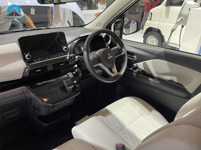 khoang-lai-mitsubishi-ek-x-ev-ra-mat-powersteam