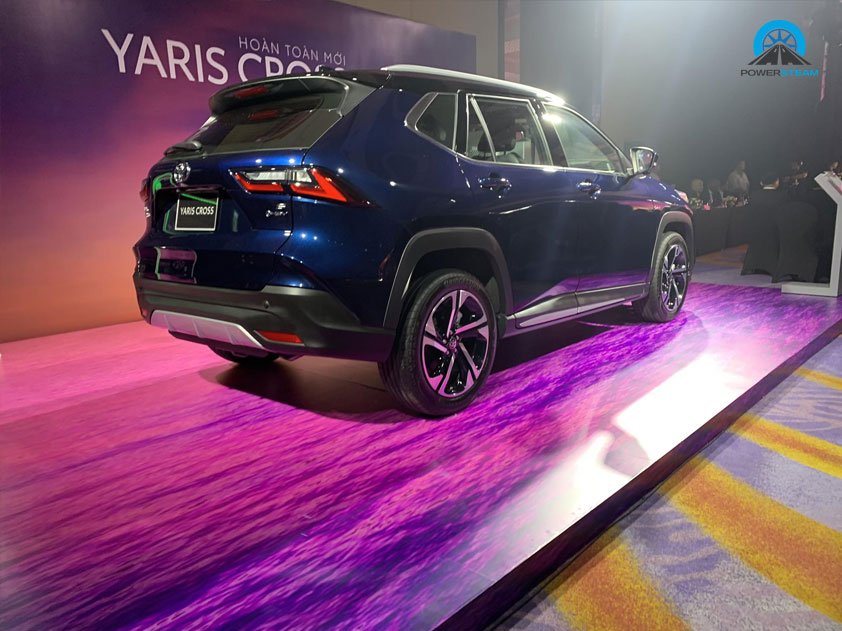 duoi-xe-toyota-yaris-cross-2023-ra-mat-viet-nam-powrsteam