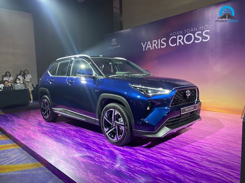 hong-xe-toyota-yaris-cross-2023-ra-mat-viet-nam-powrsteam
