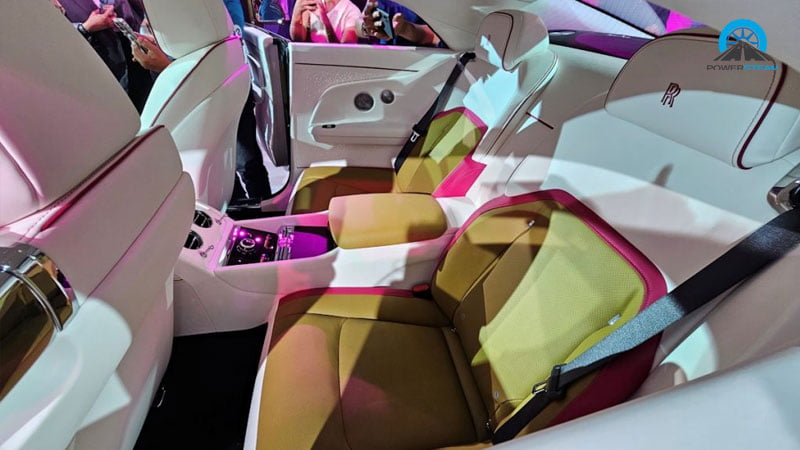 khoang-noi-that-rolls-royce-spectre-ra-mat-malaysia-powersteam