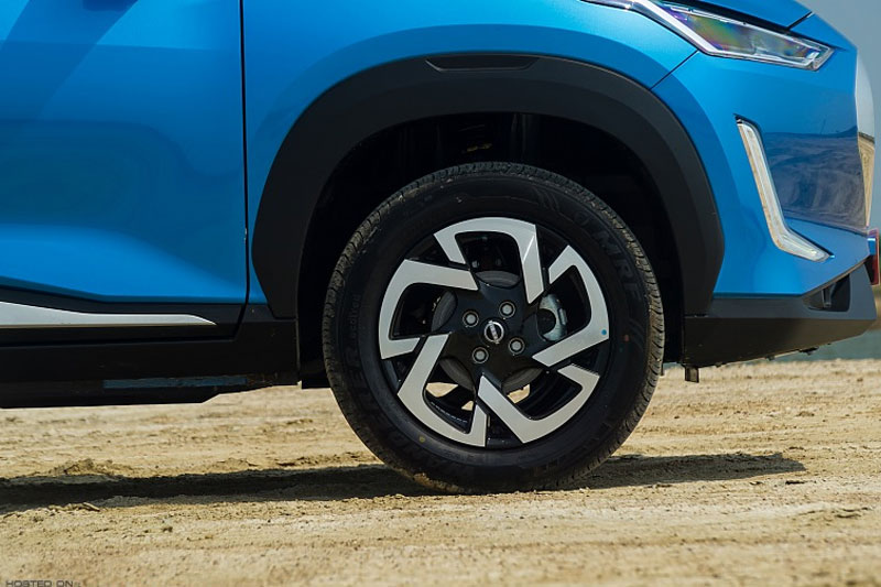 mam-xe-nissan-magnite-amt-ra-mat-powersteam