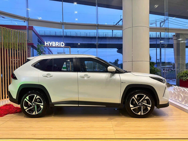 than-xe-toyota-yaris-cross-giam-gia-100-trieu-dong-powersteam