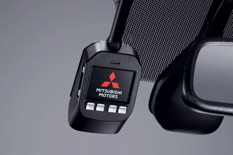 Camera-mitsubishi-pajero-2024-powersteam