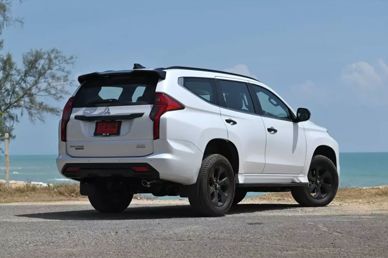 Duoi-xe-mitsubishi-pajero-2024-powersteam