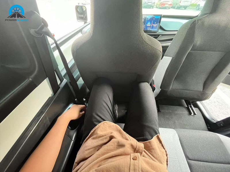 Khoang-cach-2-ghe-vinfast-vf3-14-5-powersteam