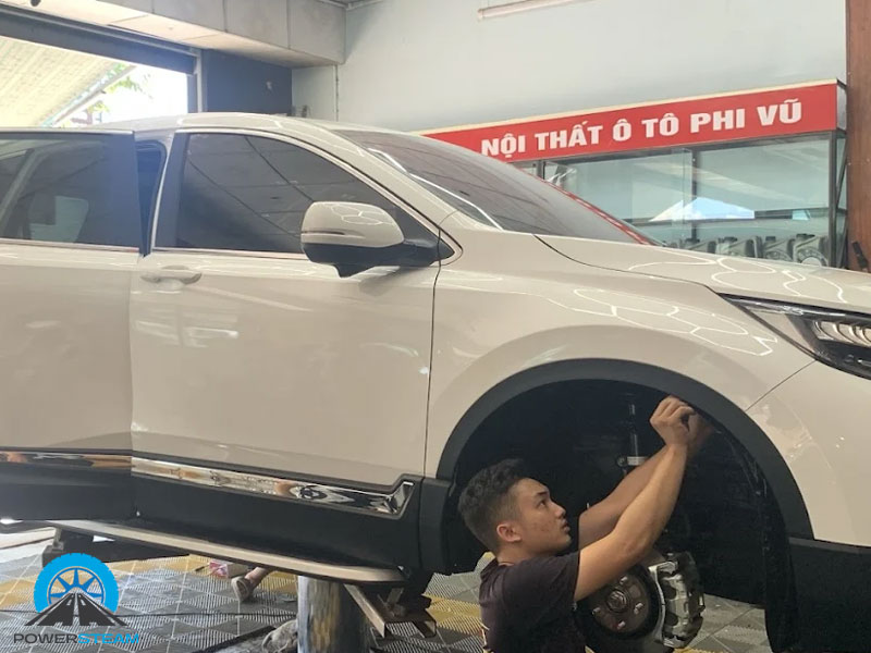 Cua-hang-noi-that-o-to-phi-vu-lap-dat-man-hinh-va-am-thanh-xe-hoi-powersteam